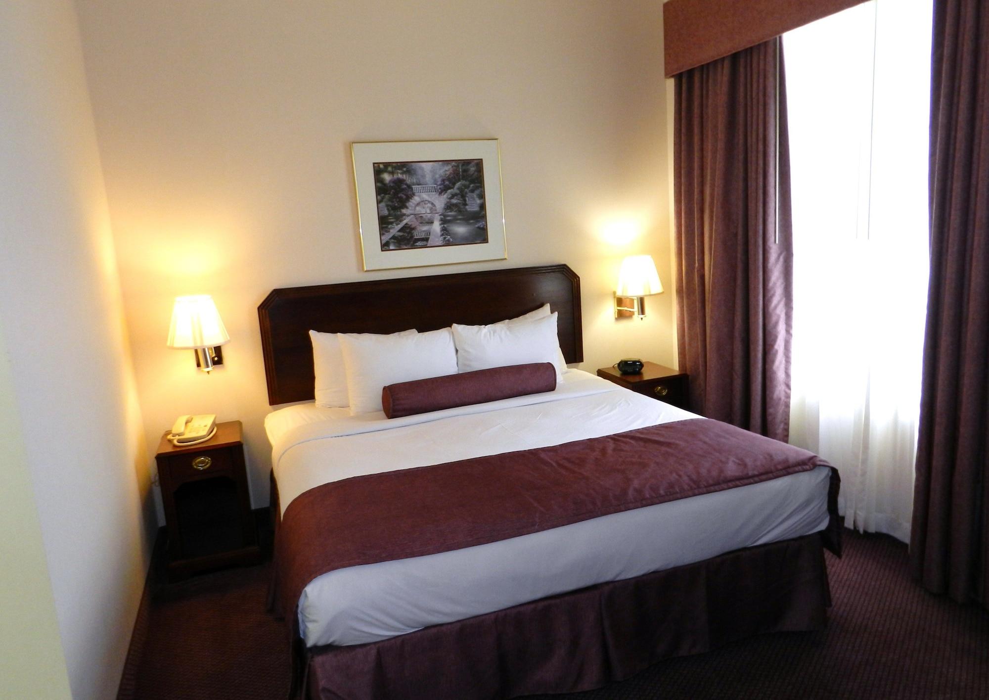 Spark By Hilton East 3*